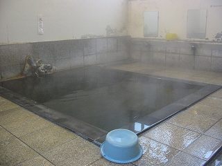 野沢温泉河原湯の浴室